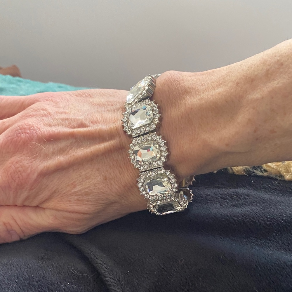 Source Unknown Elegant Silver Bracelet With Cryst… - image 2